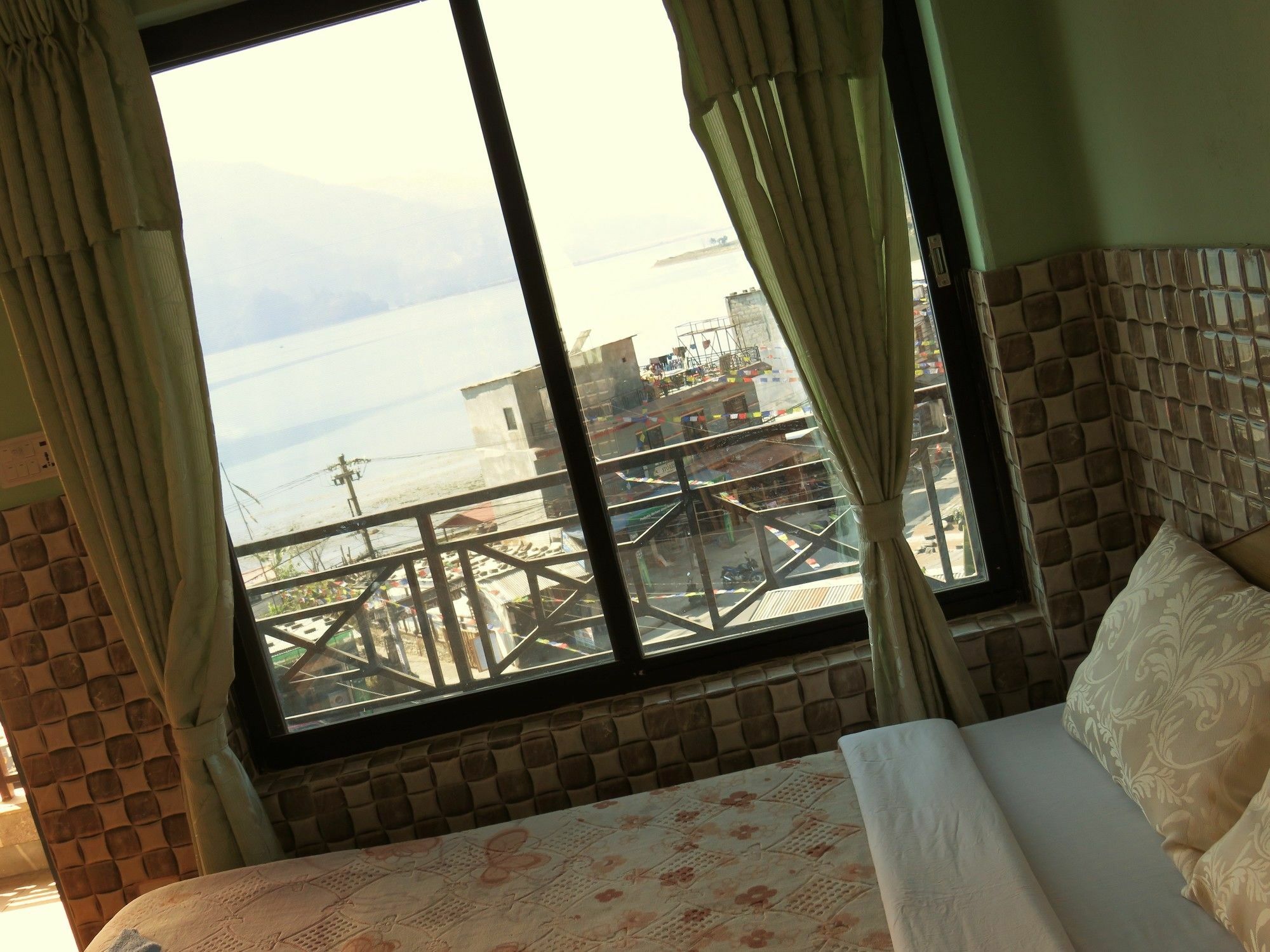 Lake Vision Guesthouse Pokhara Exterior foto